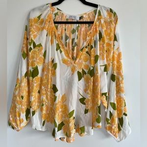 Fighting Eel Ava Sky Top Louvre in Vanilla Bougainvillea XS